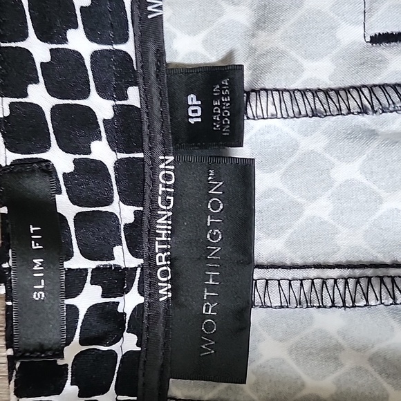 Slim fit Capris - Picture 3 of 4